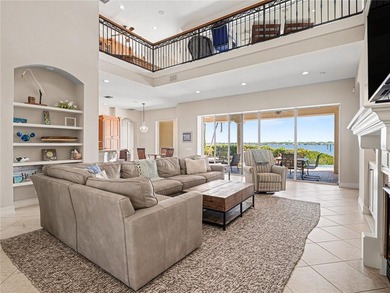 Welcome to an exceptional waterfront estate, gracefully - photo 7