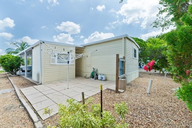 Welcome to this charming 2-bedroom, 2-bathroom mobile home - photo 2