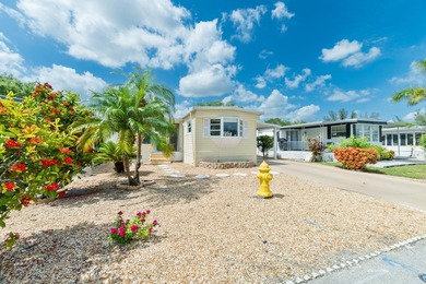 Welcome to this charming 2-bedroom, 2-bathroom mobile home - photo 10