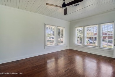 Welcome to this beautifully updated 2-bedroom, 2-bath home - photo 4