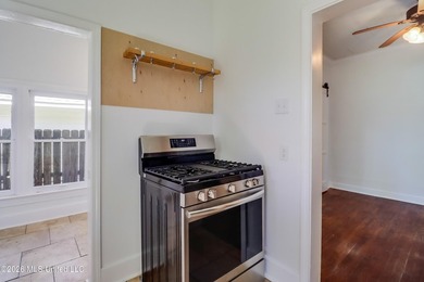 Welcome to this beautifully updated 2-bedroom, 2-bath home - photo 10