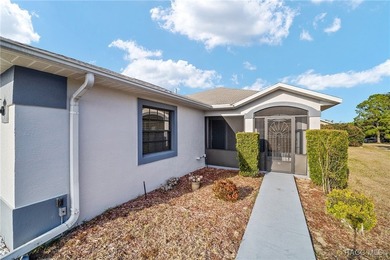 Come see the new roof and exterior Paint! Low-maintenance - photo 5