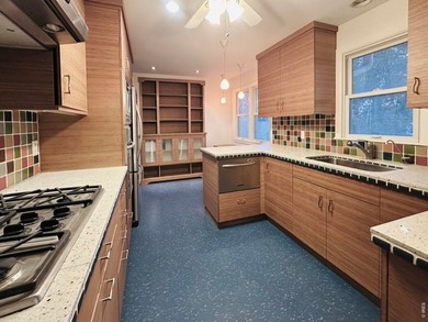 This home has a lovely floor plan and wide open spaces! Big - photo 17