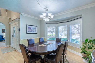 Beautiful, unique home with tall ceilings, real hardwood, new - photo 8