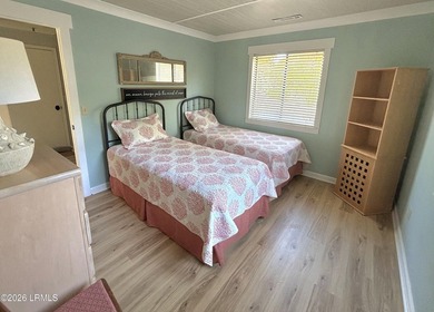 Beautifully renovated home: the prefect blend of coastal living - photo 21