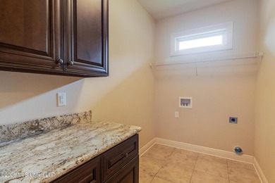 Welcome Home to Lifestyle Living on the Golf Course...Perfectly - photo 21