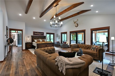 Exquisite lakefront estate on Victory Heights showcasing 240 - photo 21