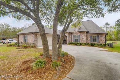 Welcome Home to Lifestyle Living on the Golf Course...Perfectly - photo 25