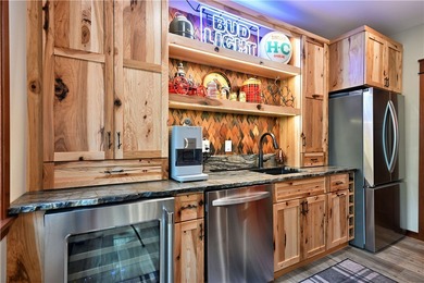 Exquisite lakefront estate on Victory Heights showcasing 240 - photo 34