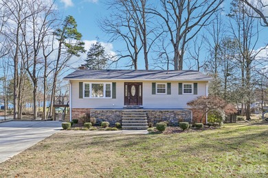 Lake Norman Home Active Under Contract in Mooresville North Carolina