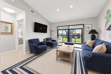Beautifully updated 2-bedroom, 2-bath second-floor lakeview - photo 11