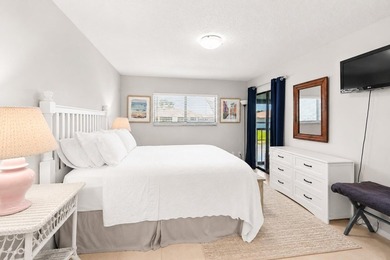 Beautifully updated 2-bedroom, 2-bath second-floor lakeview - photo 16
