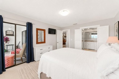 Beautifully updated 2-bedroom, 2-bath second-floor lakeview - photo 17