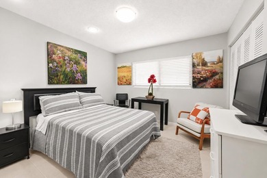 Beautifully updated 2-bedroom, 2-bath second-floor lakeview - photo 19