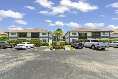 Beautifully updated 2-bedroom, 2-bath second-floor lakeview - photo 25