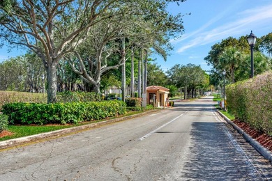 Beautifully updated 2-bedroom, 2-bath second-floor lakeview - photo 31