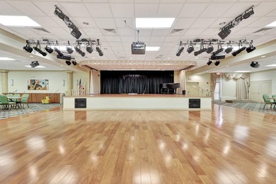Beautifully updated 2-bedroom, 2-bath second-floor lakeview - photo 34