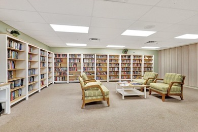 Beautifully updated 2-bedroom, 2-bath second-floor lakeview - photo 36