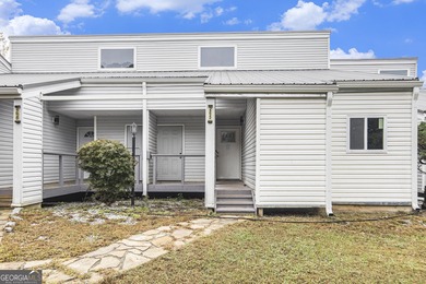 Lake Townhome/Townhouse For Sale in Villa Rica, Georgia