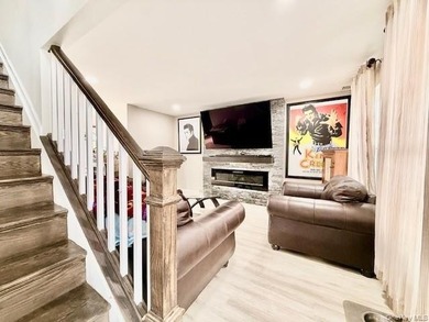 Lovely Renovated Colonial in Shirley !! Make this Home Your Own! - photo 11