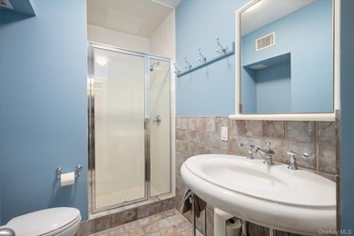 Welcome to 4 Clock Tower Lane - A Private Estate in Prestigious - photo 21