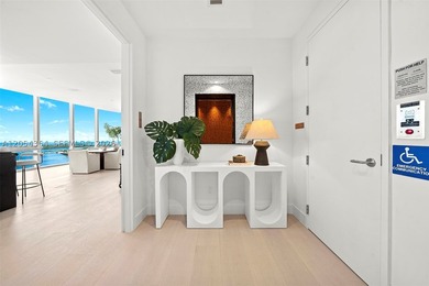 Half-floor penthouse with a one-of-a-kind customized floor plan - photo 31