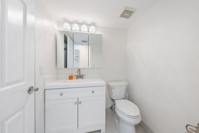 Rarely available 4-bedroom, 3-bath townhouse in Jupiter Harbour - photo 35