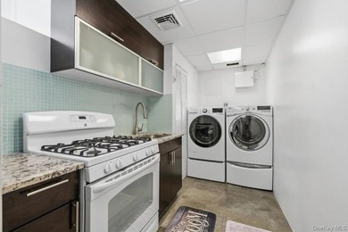 Welcome to this expansive split-level home in the desirable - photo 38