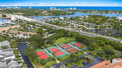 Rarely available 4-bedroom, 3-bath townhouse in Jupiter Harbour - photo 39