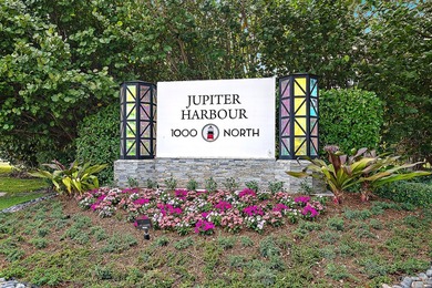 Rarely available 4-bedroom, 3-bath townhouse in Jupiter Harbour - photo 42