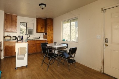 Adorable cozy two bedroom one bath single story home on corner - photo 10