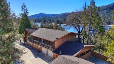 *ALMOST* waterfront with 2 boat slips, 2 jet ski docks, a - photo 4