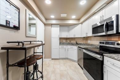 Beautiful Executive condo in the heart of west palm beach. This - photo 8