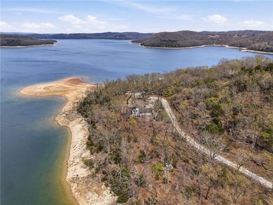 Enjoy lakefront living at its finest with this 4 bed, 4 bath - photo 3