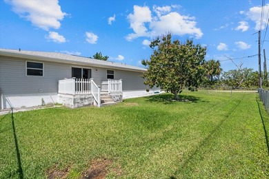 NEWER ROOF AND HVAC! RECENTLY RENOVATED! FENCED IN BACKYARD! - photo 2