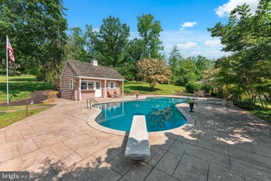 Welcome to an extraordinary retreat where historic charm meets - photo 9