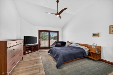 Highly updated home on the golf course with pool/spa overlooking - photo 15