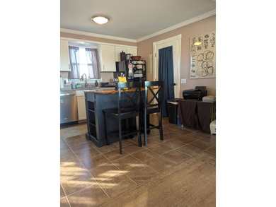 Bright and airy 3 bedroom home in desirable Ellsworth. Close to - photo 17