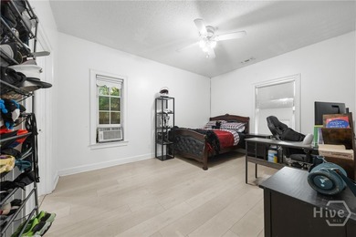 Welcome to this beautiful Savannah property offering privacy - photo 19