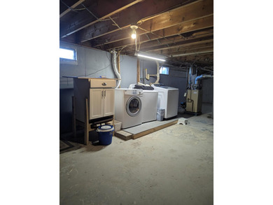 Bright and airy 3 bedroom home in desirable Ellsworth. Close to - photo 21