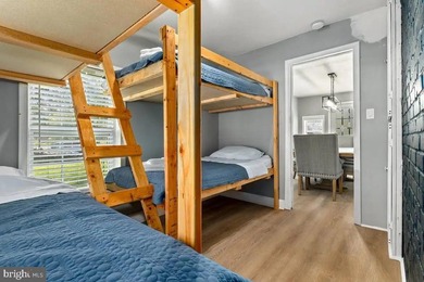 OPEN HOUSE SUNDAY 11:30-1:30 Welcome to 301 Beverley Place, a - photo 22