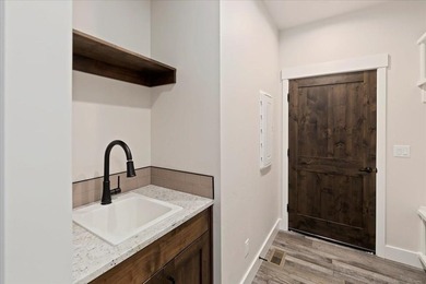 Brand new mountain modern home offering the perfect blend of - photo 28