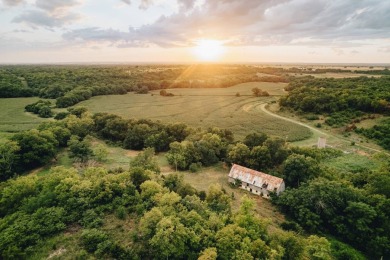 (private lake, pond, creek) Acreage For Sale in Benedict Kansas