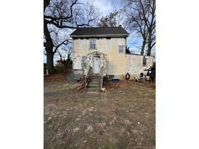 Welcome to 54 Agnes Street, a rare North End cul-de-sac - photo 3