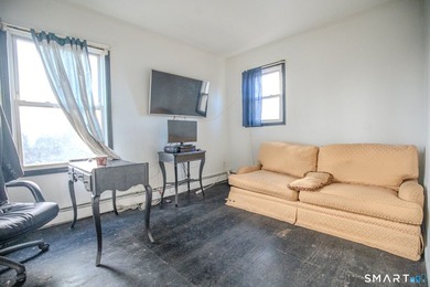 Welcome to 54 Agnes Street, a rare North End cul-de-sac - photo 7