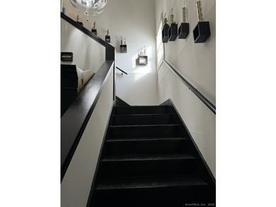 Welcome to 54 Agnes Street, a rare North End cul-de-sac - photo 8