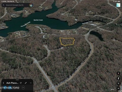 Discover this prime 1.7-acre wooded lot on Ash Place in the - photo 2