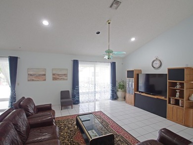 Welcome to this beautifully maintained custom-built 4-bedroom - photo 5