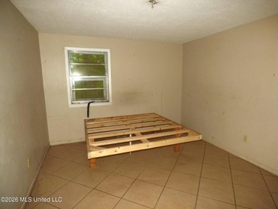 With a little love and creativity, this 3 bedroom, 2 bath home - photo 11