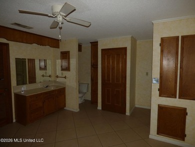 With a little love and creativity, this 3 bedroom, 2 bath home - photo 12